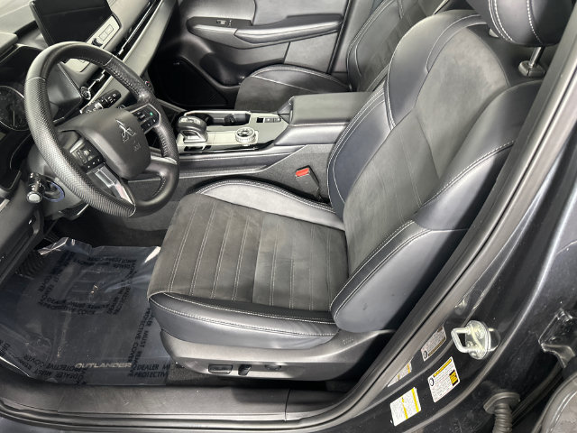 Used 2025 Mitsubishi Outlander SE AWD/4WD image 4