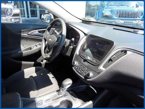 Used 2023 Chevrolet Malibu LT FWD image 7