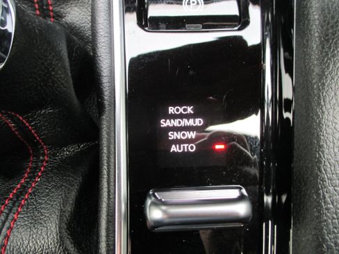 Used 2025 Jeep Compass Trailhawk AWD/4WD image 19