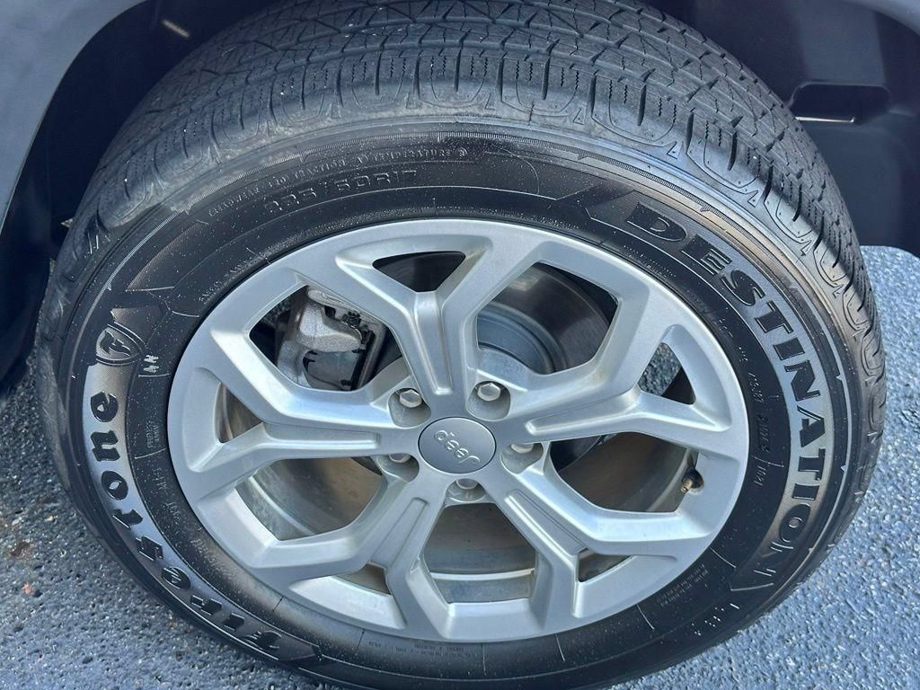 Used 2024 Jeep Compass Latitude AWD/4WD image 22
