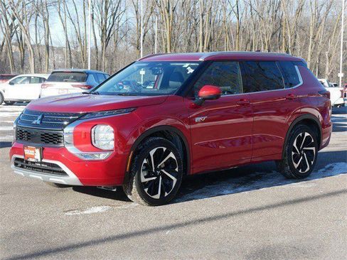 Used 2025 Mitsubishi Outlander SEL image 3