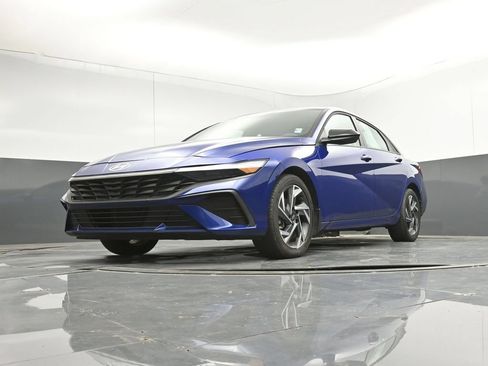 Certified 2025 Hyundai Elantra Sport FWD image 39