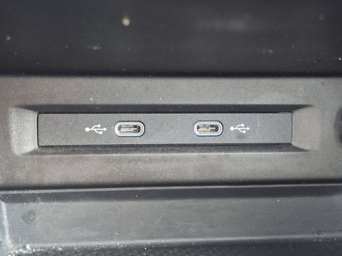 Used 2023 Volkswagen Tiguan SE AWD/4WD image 6