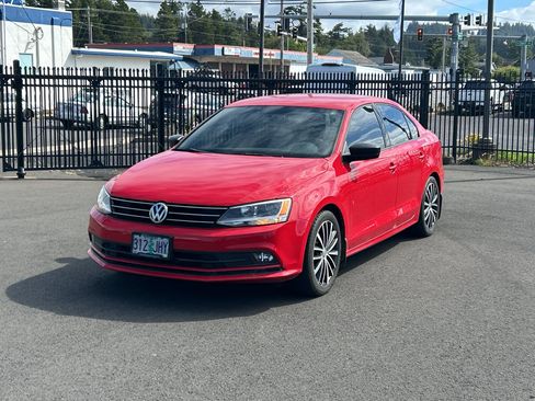Used 2016 Volkswagen Jetta Sport FWD image 12
