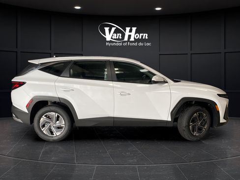 New 2026 Hyundai Tucson Blue SE w/ Tow & Go Package AWD/4WD image 8