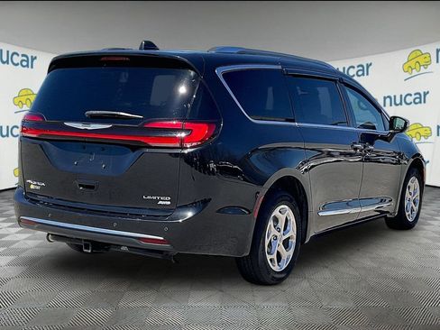 Used 2021 Chrysler Pacifica Limited AWD/4WD image 6