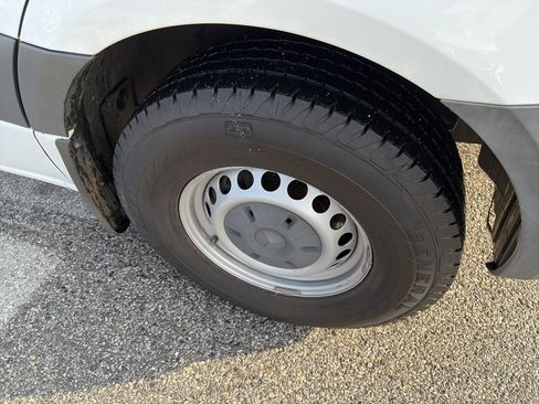 Used 2021 Mercedes-Benz Sprinter 1500 image 22