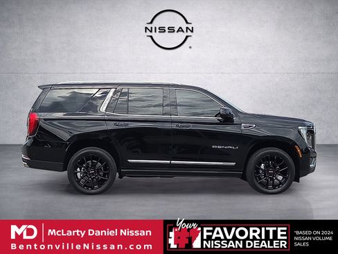 Used 2026 GMC Yukon Denali w/ Sun & Power Step Package AWD/4WD image 6