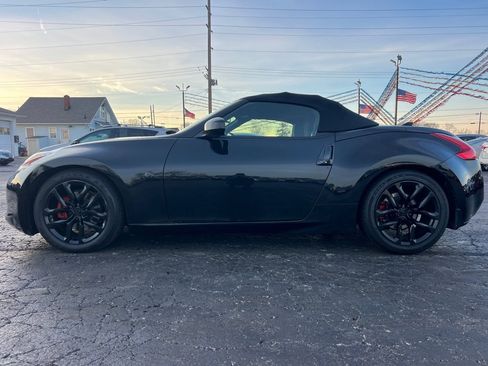 Used 2012 Nissan 370Z Roadster image 4