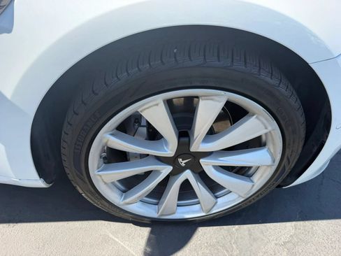 Used 2018 Tesla Model 3 Long Range AWD/4WD image 32