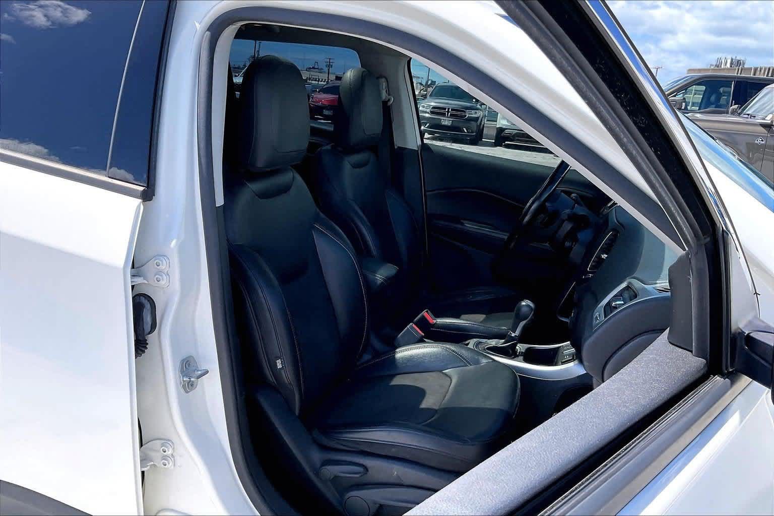 Used 2020 Jeep Compass Latitude w/ Safety & Security Group FWD image 13