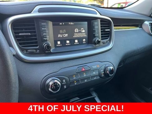 Used 2019 Kia Sorento FWD image 23