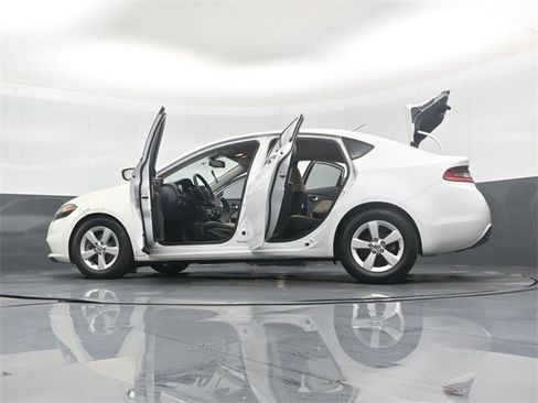 Used 2015 Dodge Dart SXT image 53