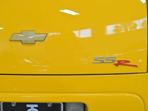 Used 2005 Chevrolet SSR w/ Preferred Equipment Group RWD image 14