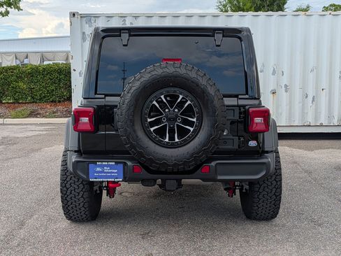 Used 2024 Jeep Wrangler Unlimited Rubicon w/ XTREMEE 35" Tire Package AWD/4WD image 5