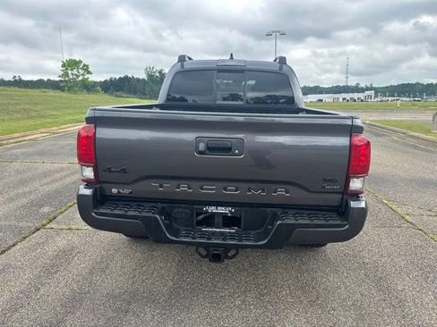 Used 2022 Toyota Tacoma SR AWD/4WD image 8