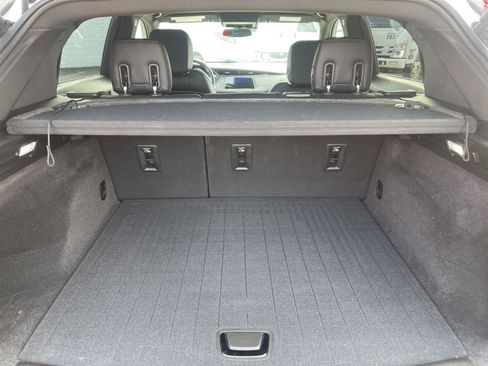 Certified 2022 Cadillac XT4 Premium Luxury w/ Cold Weather Package image 5