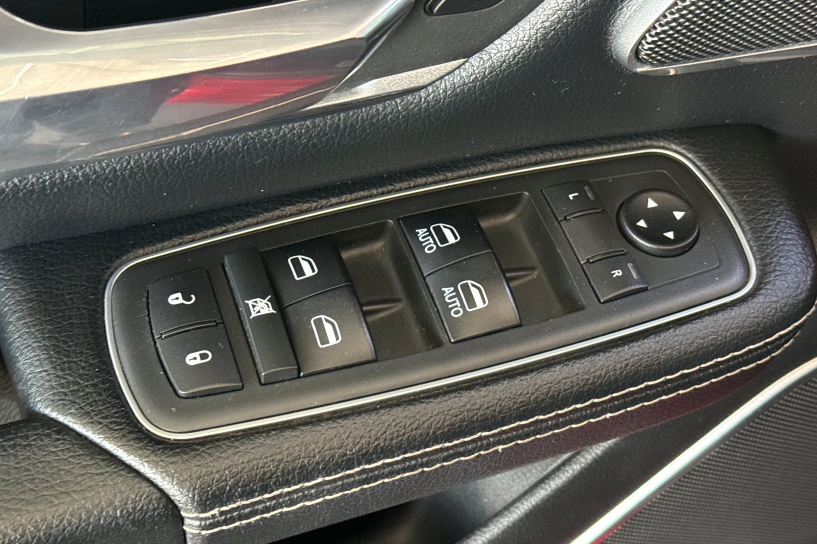 Used 2019 RAM 1500 Laramie RWD image 18