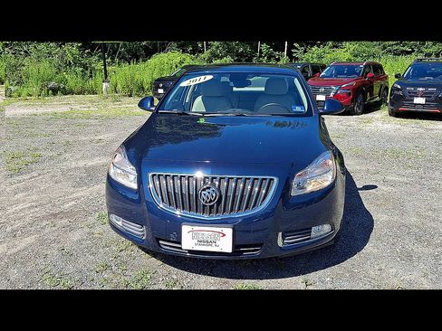 Used 2011 Buick Regal CXL Turbo w/ TO2 Preferred Equipment Group FWD image 3