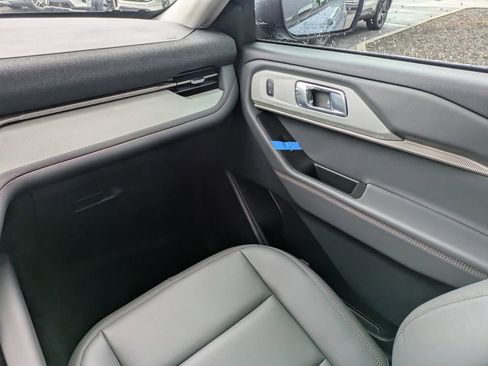 New 2026 Ford Explorer Active RWD image 19