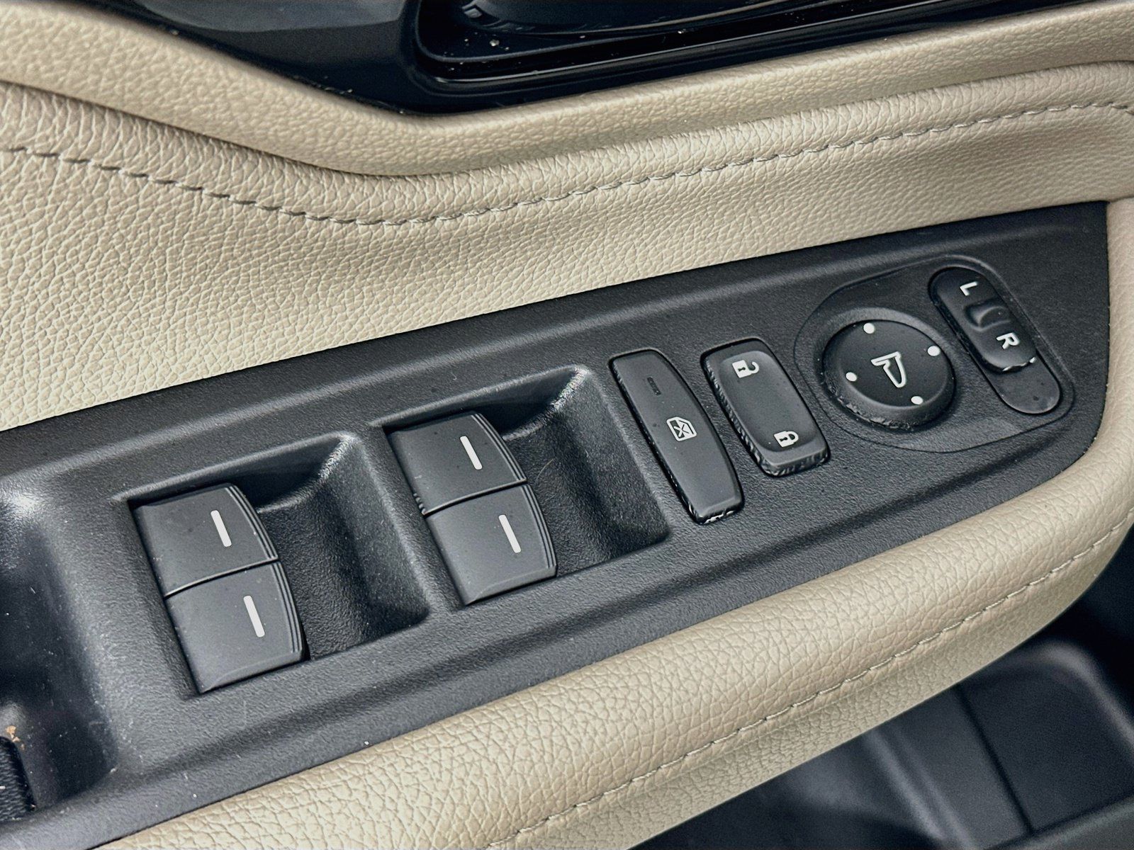 Used 2023 Honda Odyssey Touring image 18
