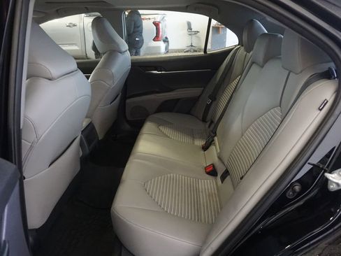 Used 2022 Toyota Camry SE w/ Convenience Package image 8