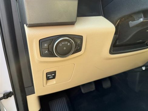 Used 2019 Ford F150 XLT w/ Trailer Tow Package RWD image 18