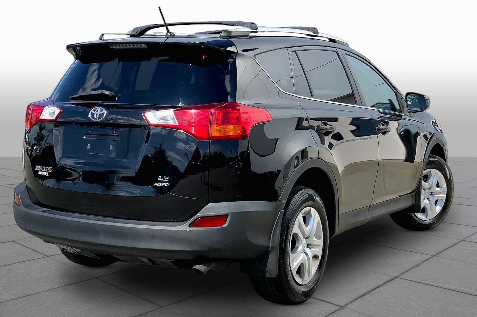Used 2014 Toyota RAV4 LE AWD/4WD image 12