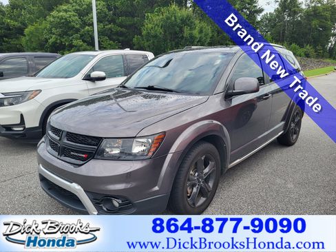 Used 2020 Dodge Journey Crossroad FWD image 1