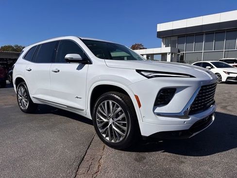 New 2026 Buick Enclave Avenir image 2