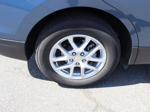 Used 2024 Chevrolet Equinox LS FWD image 38