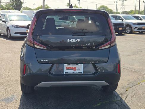 Used 2025 Kia Soul LX w/ LX Technology Package FWD image 15