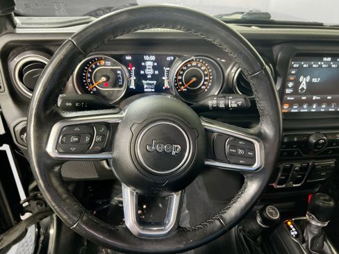 Used 2021 Jeep Wrangler Unlimited Sahara AWD/4WD image 11