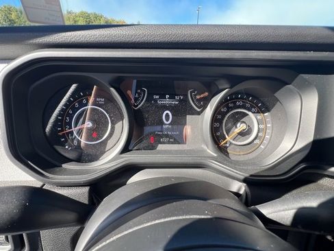 Used 2025 Jeep Gladiator Sport image 15