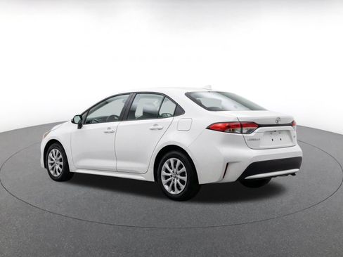 Used 2025 Toyota Corolla LE FWD image 7