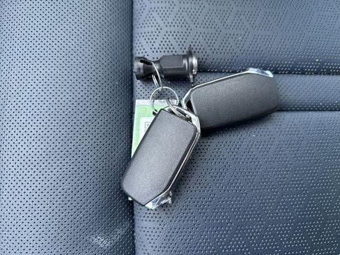 Certified 2023 Kia Sorento SX Prestige image 32