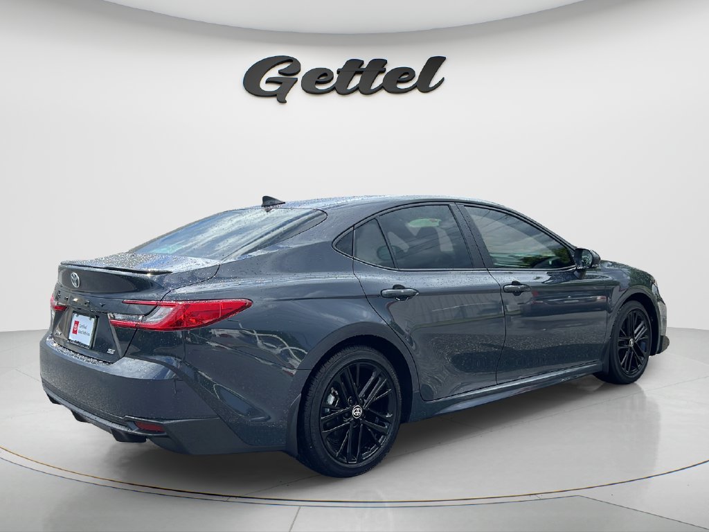Used 2025 Toyota Camry SE FWD image 5