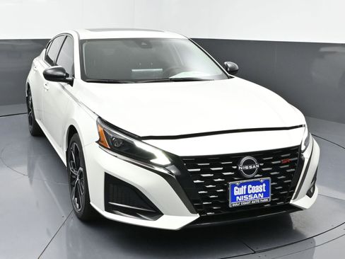 New 2025 Nissan Altima 2.5 SR w/ SR Premium Package image 3