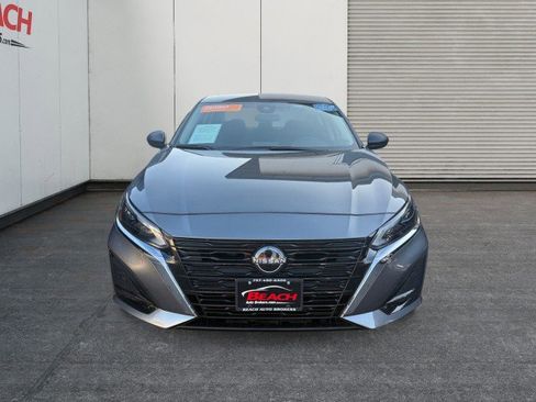 Used 2024 Nissan Altima 2.5 SV image 11