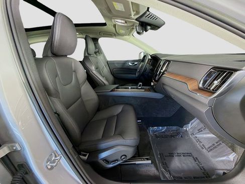 Used 2023 Volvo XC60 B5 Plus w/ Climate Package AWD/4WD image 28