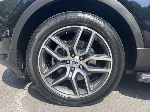 Used 2018 Ford Explorer Sport w/ Ford Safe & Smart Package AWD/4WD image 10
