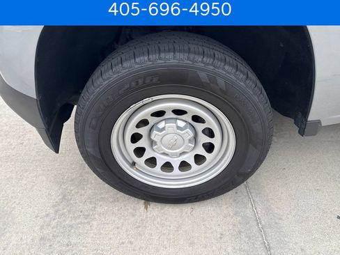 Used 2024 Chevrolet Colorado W/T w/ WT Convenience Package II RWD image 10