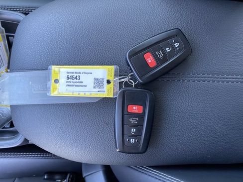 Used 2025 Toyota RAV4 XLE Premium w/ Weather Package AWD/4WD image 34