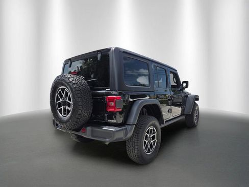Used 2024 Jeep Wrangler Unlimited Rubicon AWD/4WD image 3