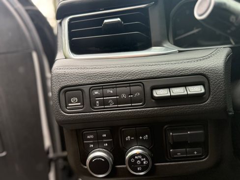 Used 2021 GMC Yukon Denali image 22