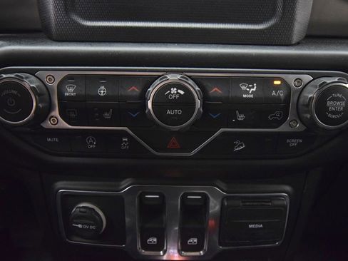 Used 2020 Jeep Wrangler Sport AWD/4WD image 32