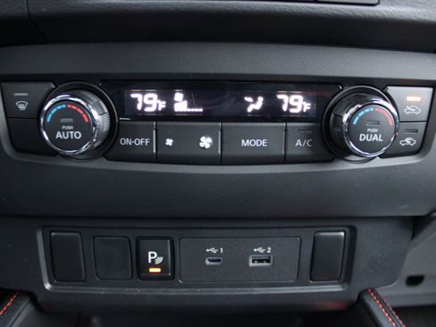 Certified 2024 Nissan Frontier PRO-4X w/ Technology Package image 19