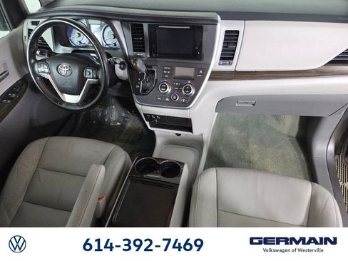 Used 2016 Toyota Sienna XLE Premium image 29