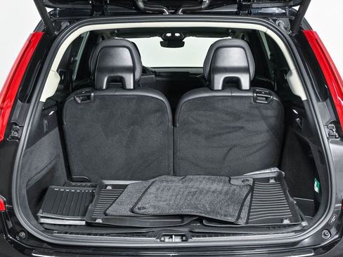 Certified 2024 Volvo XC90 B5 Plus w/ Protection Package Premier AWD/4WD image 32