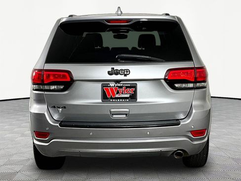 Used 2018 Jeep Grand Cherokee Altitude AWD/4WD image 5